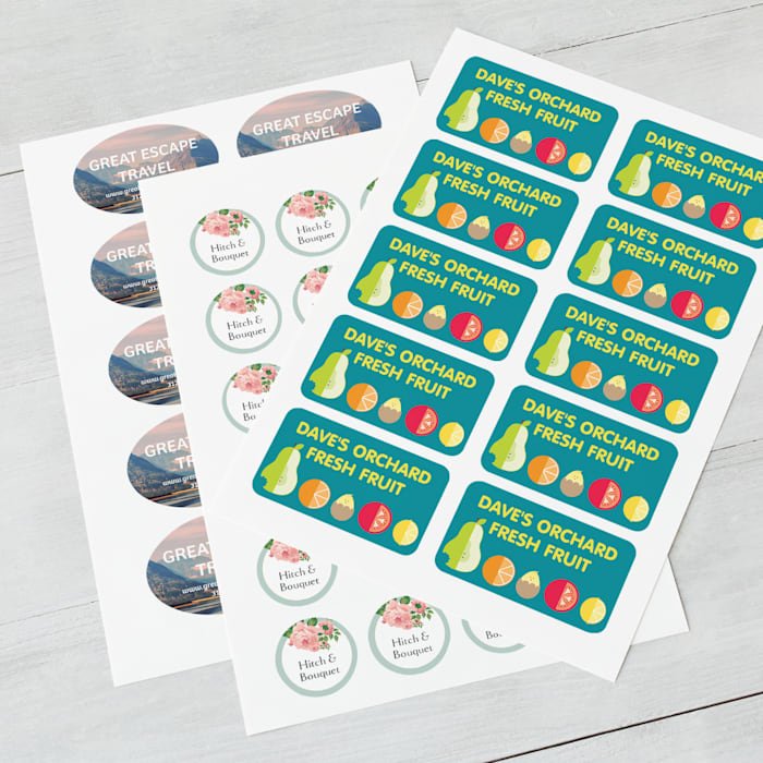 1/1.5/2-inch round or irregular waterproof custom gold foil font sticker