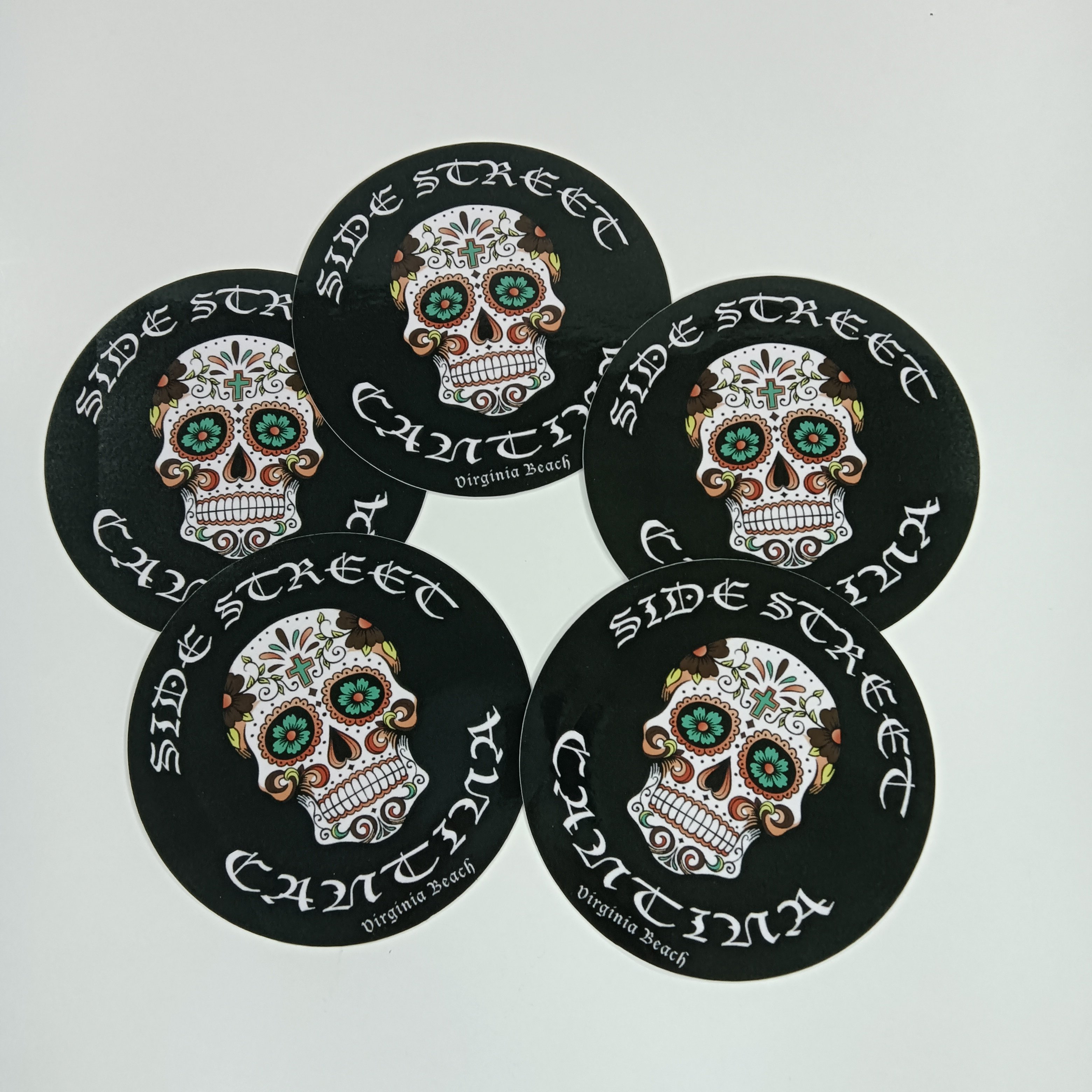 Black cartoon die cut labels round circle vinyl logo stickers individual self adhesive glue custom stickers cut back