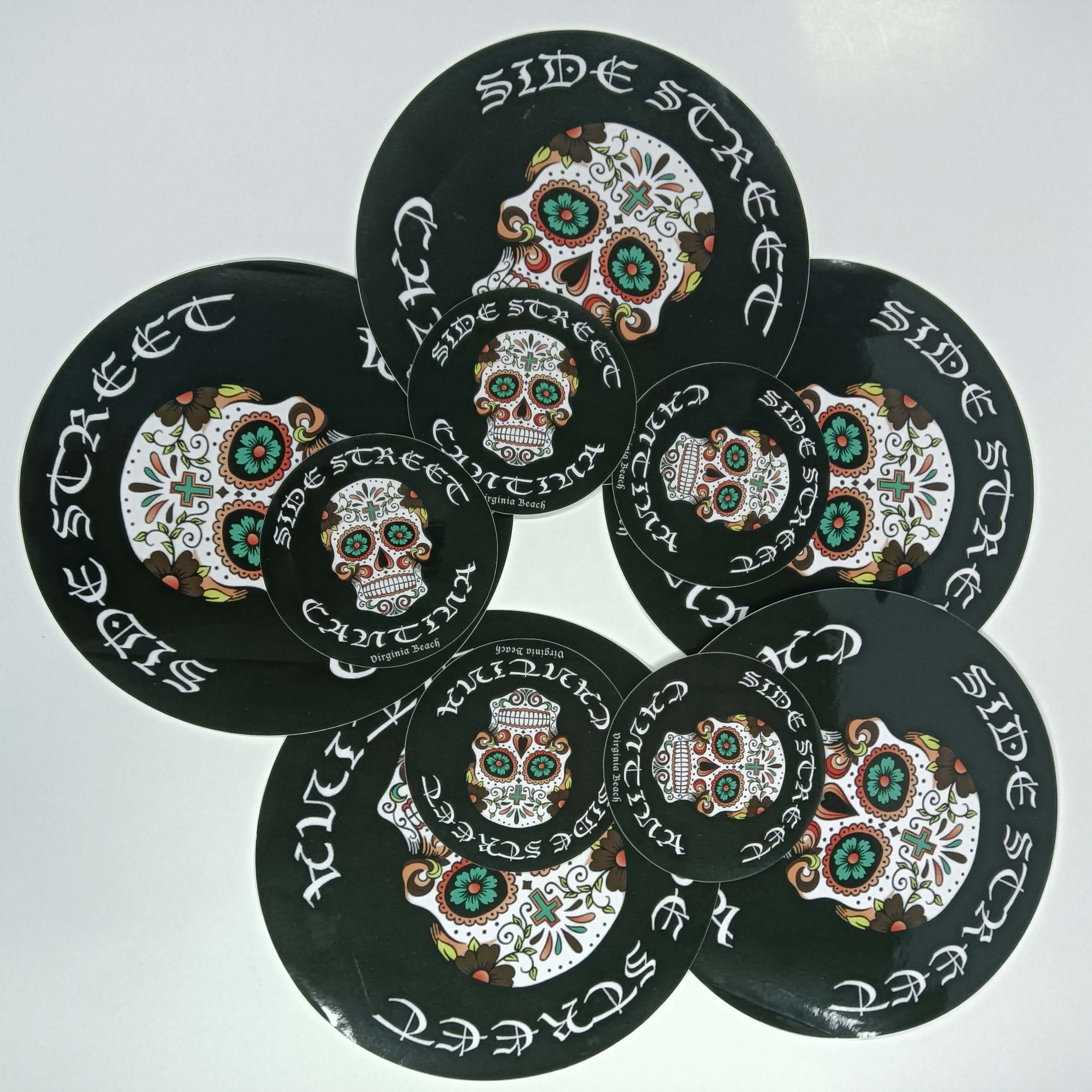Black cartoon die cut labels round circle vinyl logo stickers individual self adhesive glue custom stickers cut back