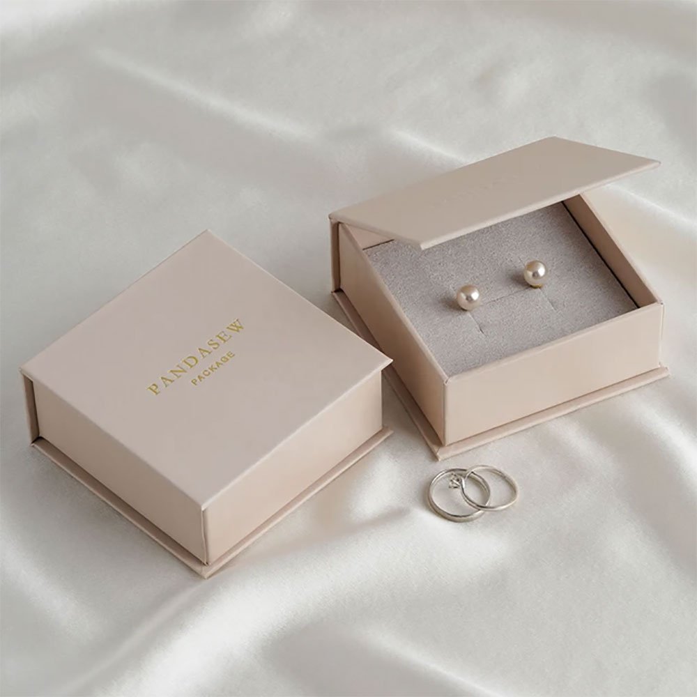 Custom Logo Cardboard Luxury Jewelry Box with Velvet Lid and Base for Bracelets Necklaces Rings Watches Party Gift Boxes