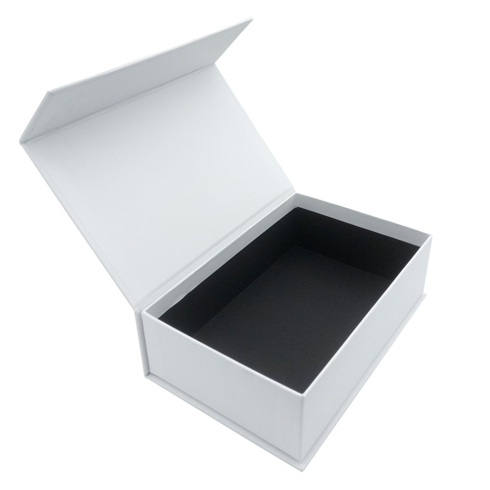 White large packaging cardboard magnetic gift boxes with lids