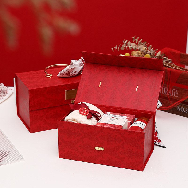Custom bridesmaid gift box with handle packaging Snacks chocolate candy box wedding birthday party present box