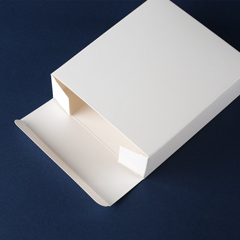 Customized LOGO printing white packing box oil bottle packaging Kraft paper cosmetic boxes cardboard