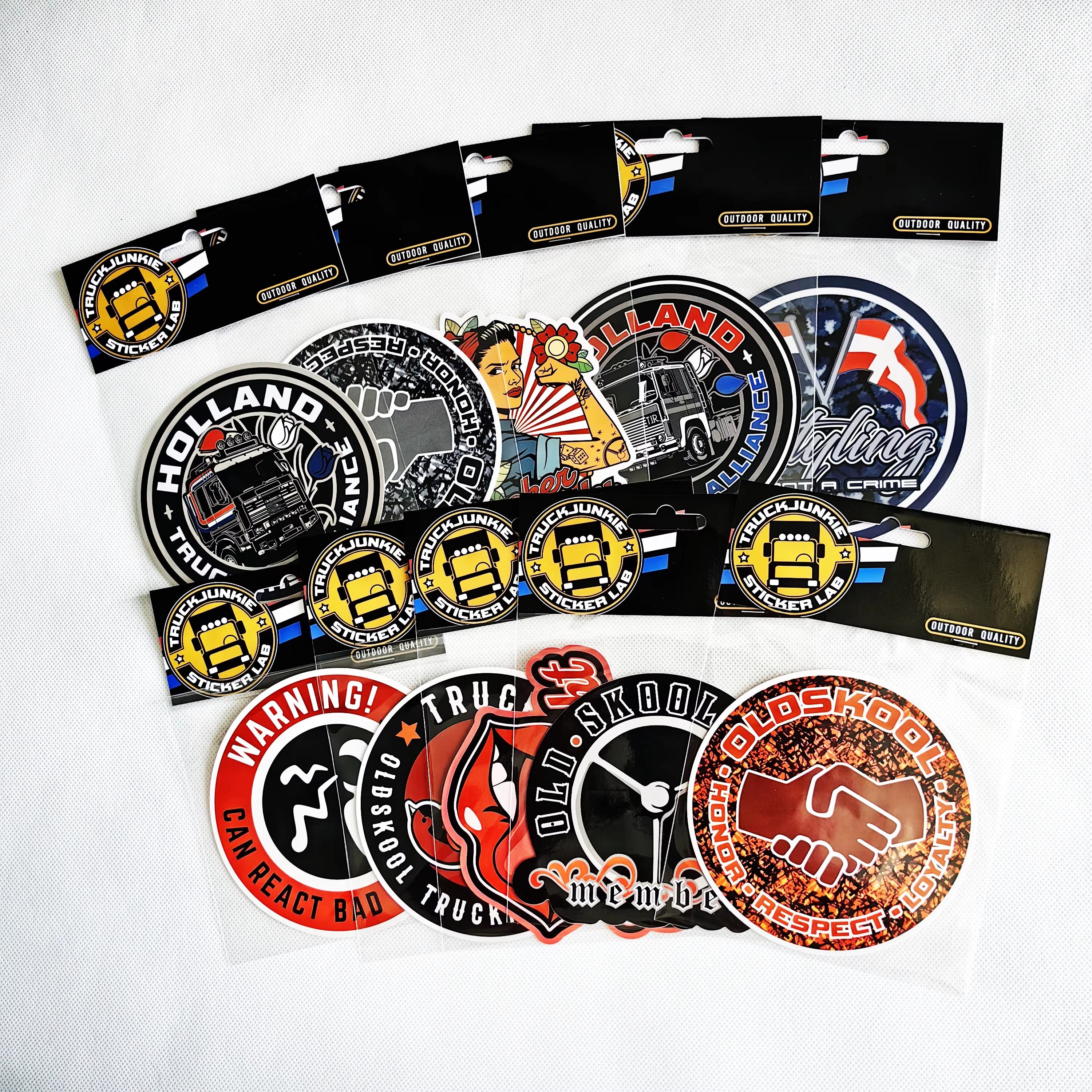 Top Quality UV Weather Resist Waterproof Vinyl Self-Adhesive Business Die Cut Logo Vinyl Custom Stickers Packs Custom Stickers