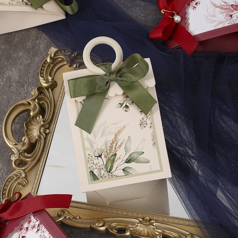 Factory Wholesale Custom Hot Sale Luxury Lily Of The Valley With Hand wedding Candy Gift Box With Logo