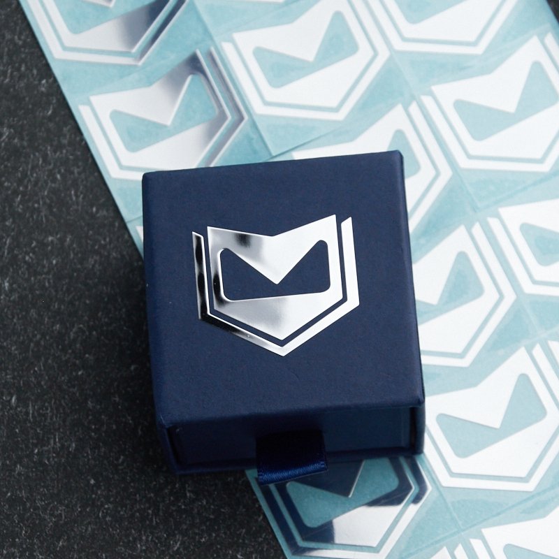Custom Print Logo Luxury Metallic Packing Label Stickers Self-Adhesive Waterproof Vinyl Sealed Stickers for Shipping