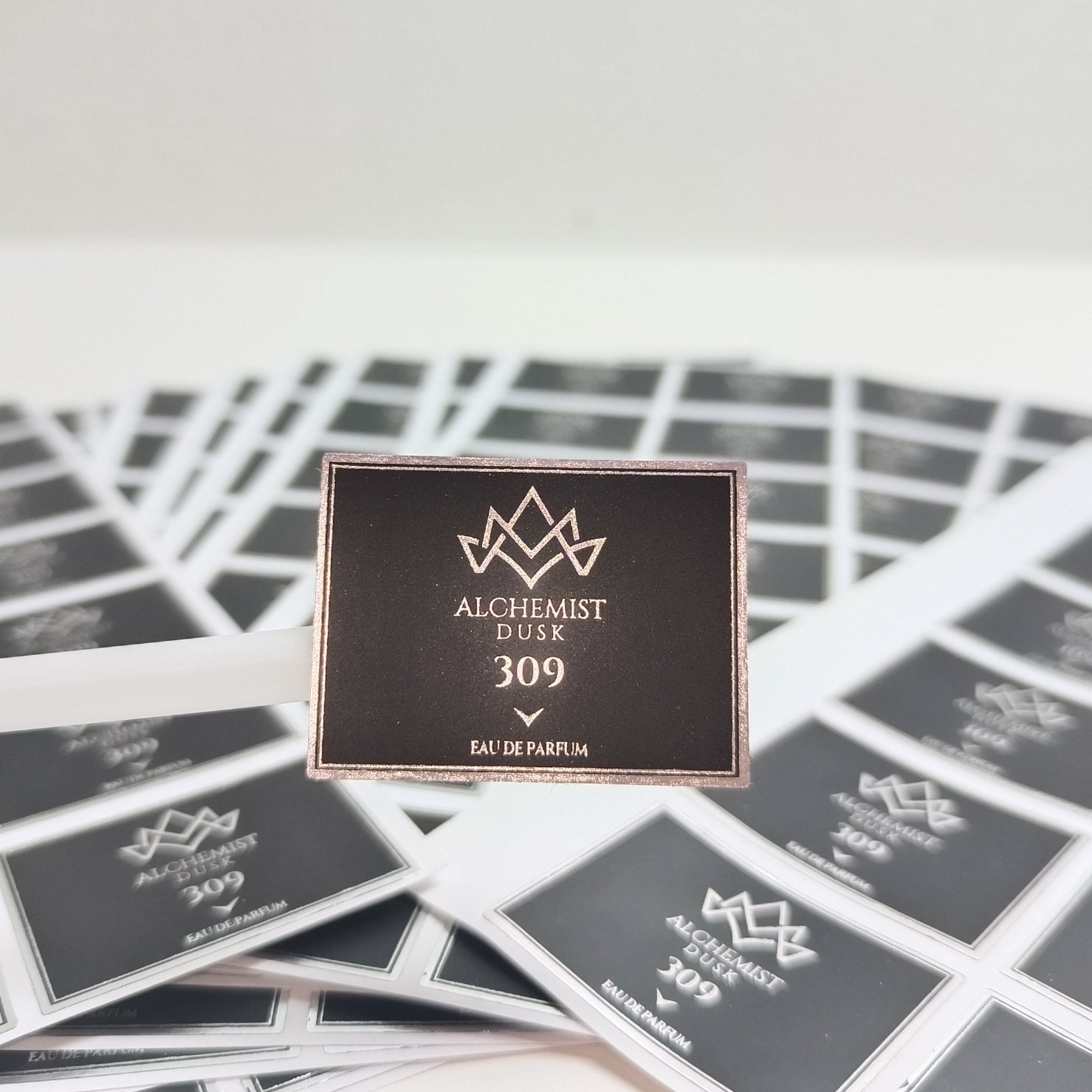 best price Custom Cosmetic strong force self-Adhesive waterproof Gold Foil stamping Sticker Perfume Glass Bottle Logo Label