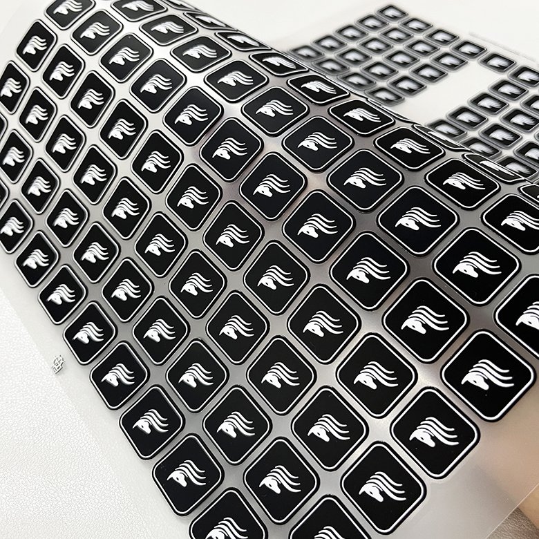 Wholesale custom fabric logo heat press vinyl transfer stickers designs vinyl patch label for apparel clothing t-shirts printing