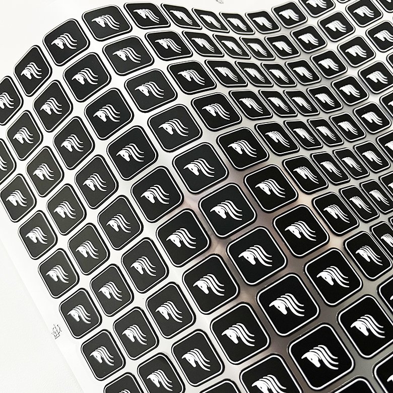 Wholesale custom fabric logo heat press vinyl transfer stickers designs vinyl patch label for apparel clothing t-shirts printing