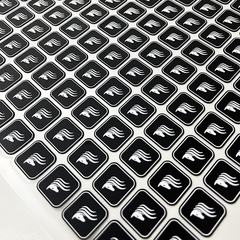 Wholesale custom fabric logo heat press vinyl transfer stickers designs vinyl patch label for apparel clothing t-shirts printing