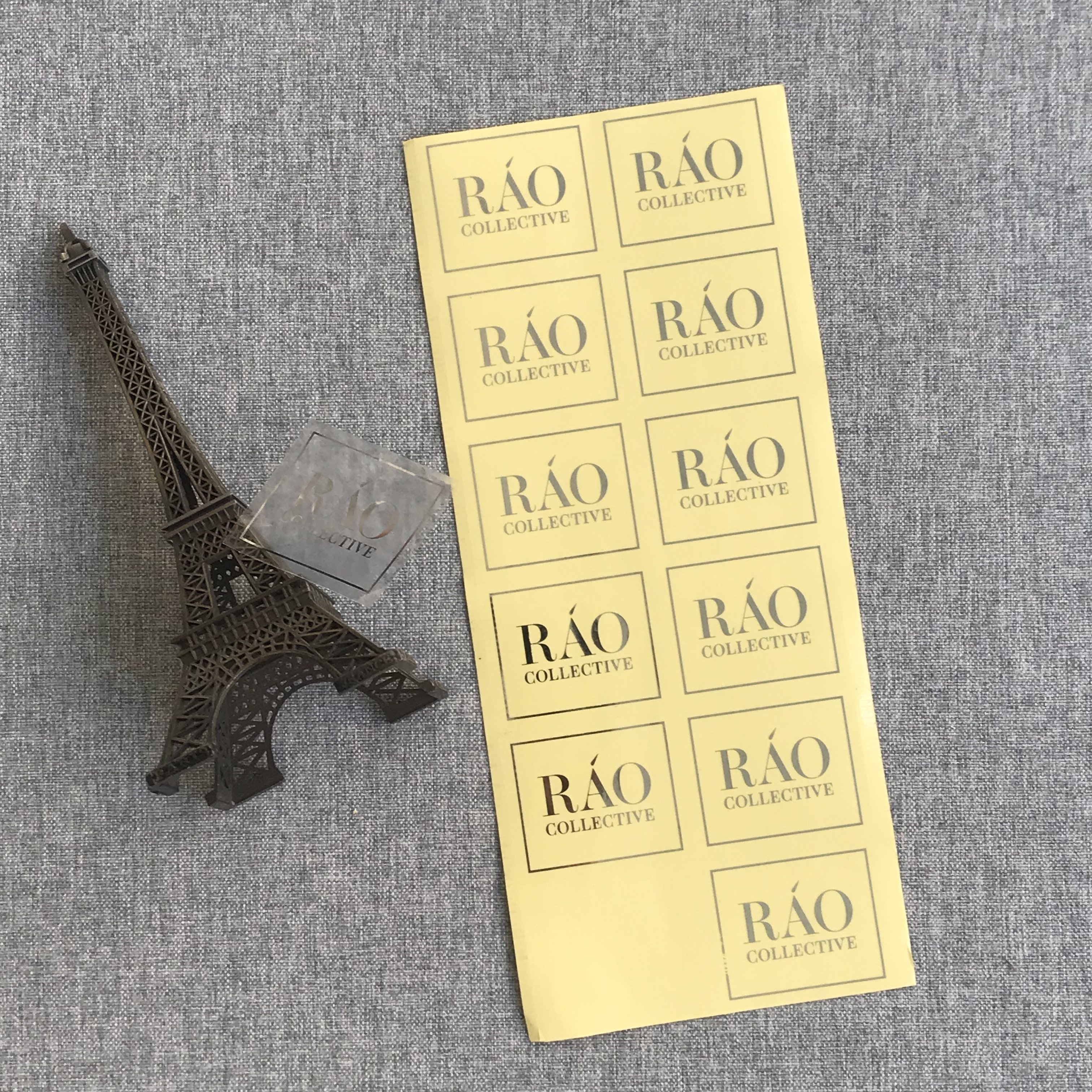 custom silver foil logo design stickers pvc packing label with printing logo waterproof sticker