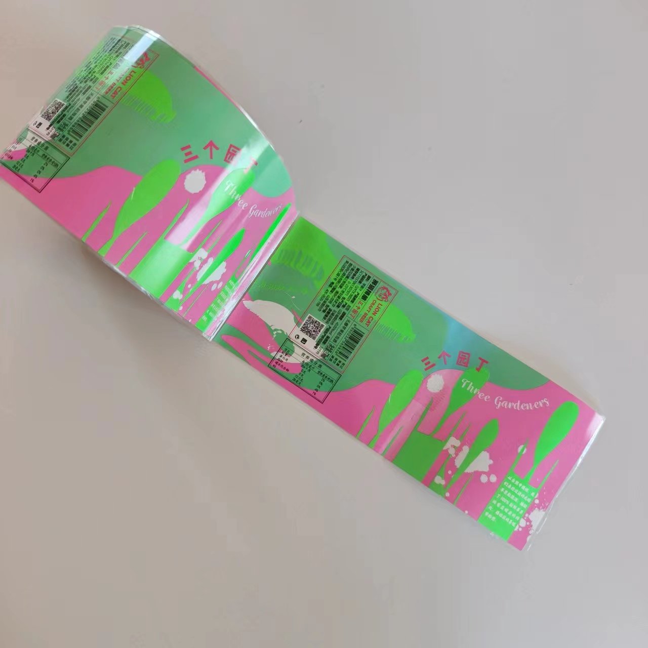 Waterproof Vinyl Custom Printed Logo Roll Labels Packaging Decorative Waterproof Sticker Printing Roll Labels