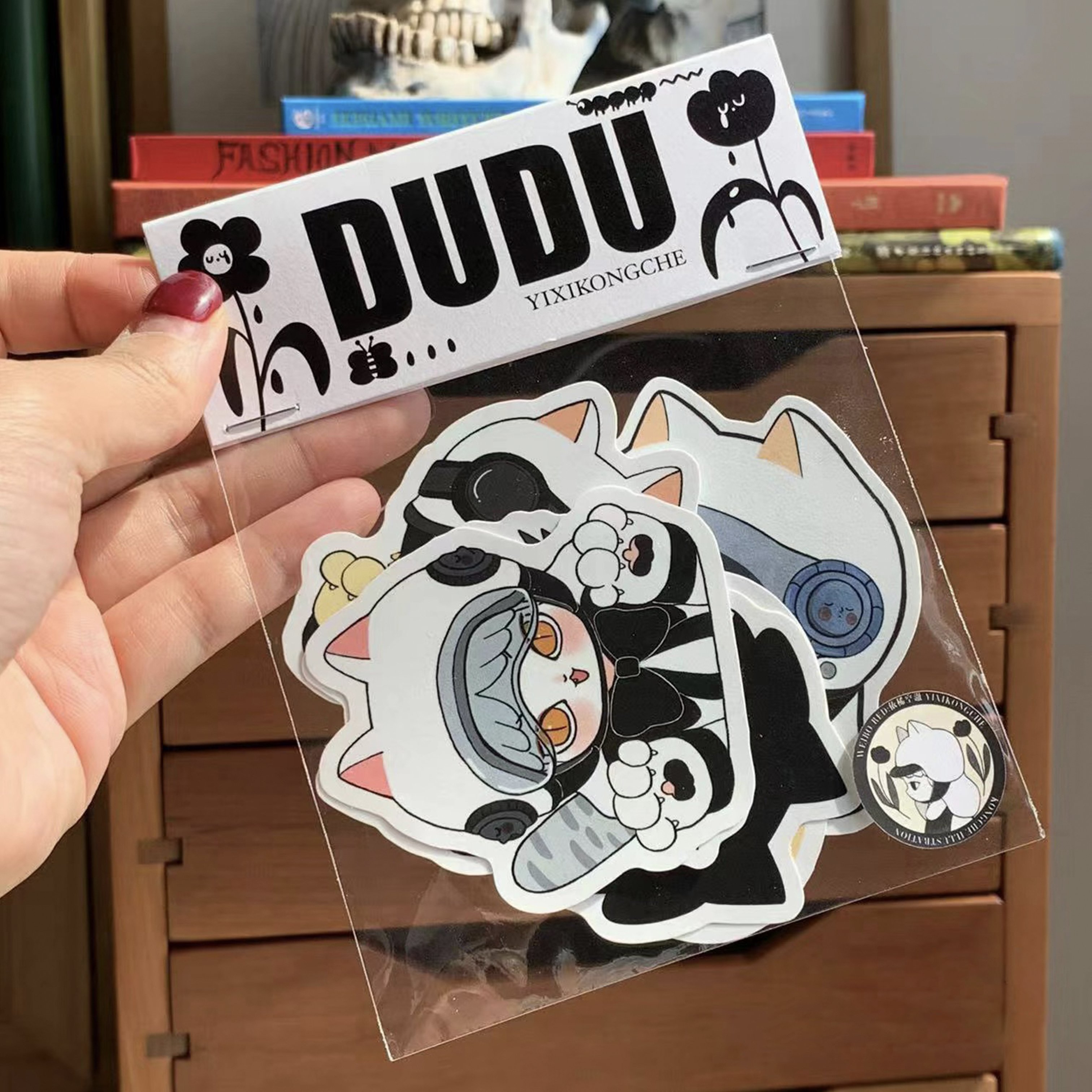 Custom Holographic Sticker Waterproof Businesses Adhesive Label Die-Cut Sticker Customs Cartoon Anime Clean UV Vinyl Stickers