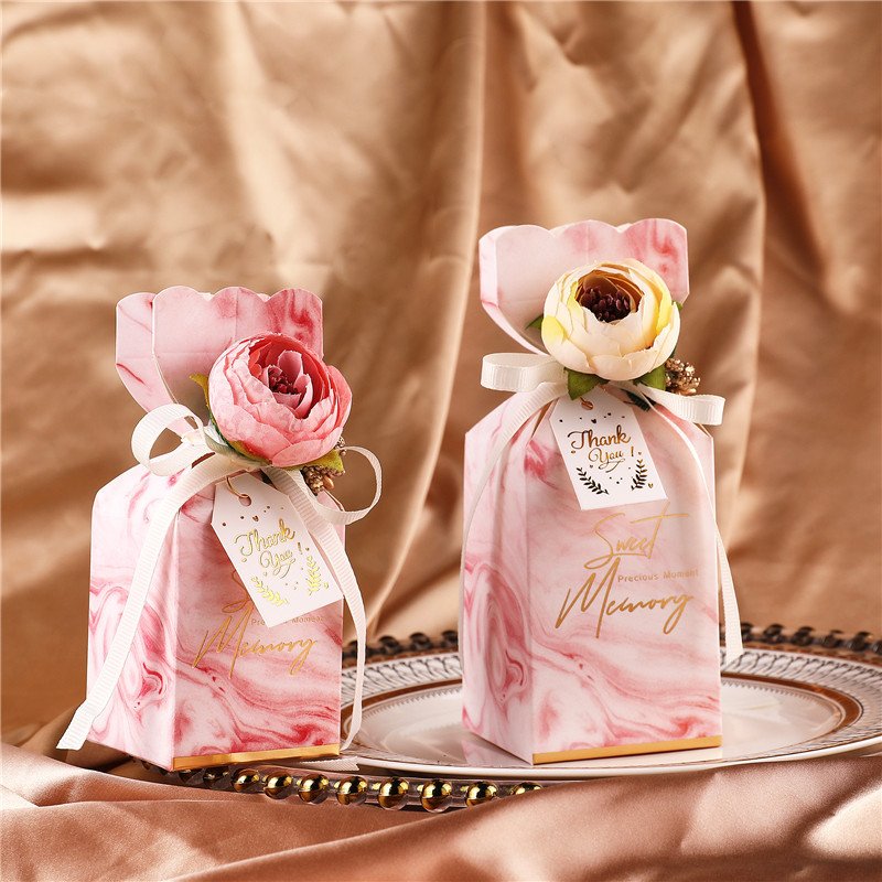 Best selling Wedding Favors Candy boxes Flower design Gift Packaging Box Paper Gift Candy Boxes with Ribbon