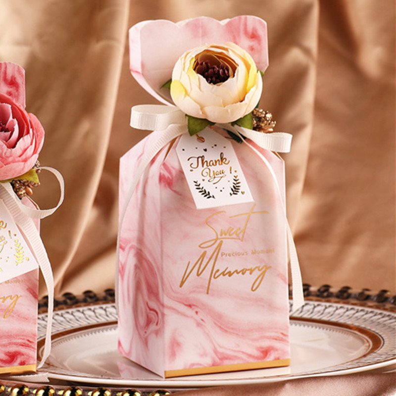 Best selling Wedding Favors Candy boxes Flower design Gift Packaging Box Paper Gift Candy Boxes with Ribbon