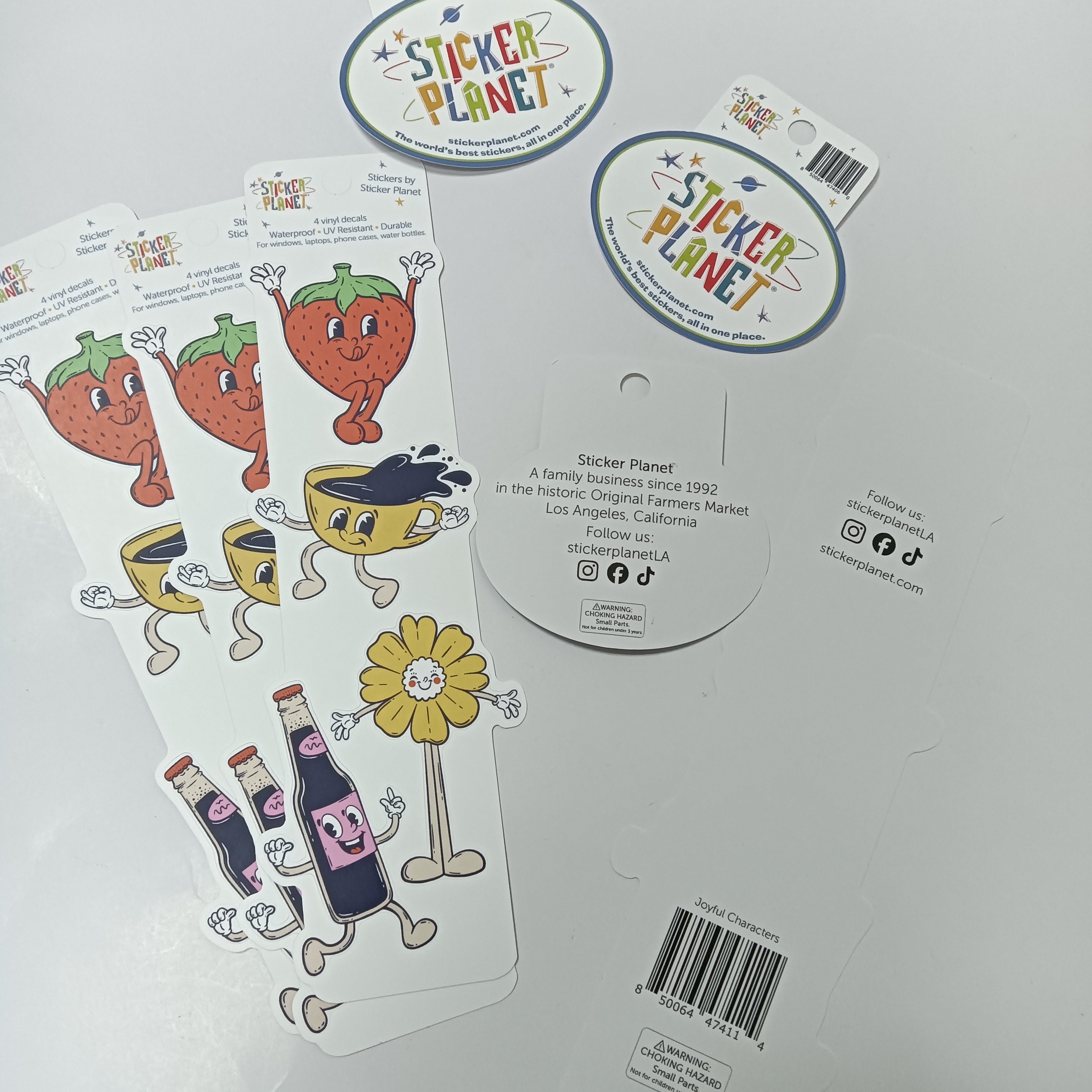 Custom Roll Label stickers Kiss Cut Logo With Decal stickers Vinyl Cute Strawberry Cartoon stickers Hot Sale