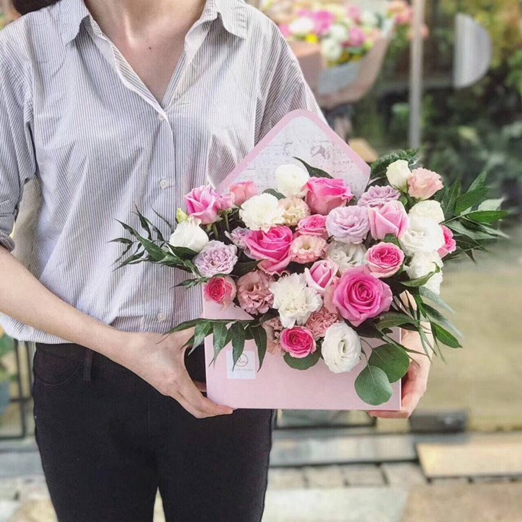 Eco-friendly recyclable printing square bottom flower basket shower clothing gift envelope box