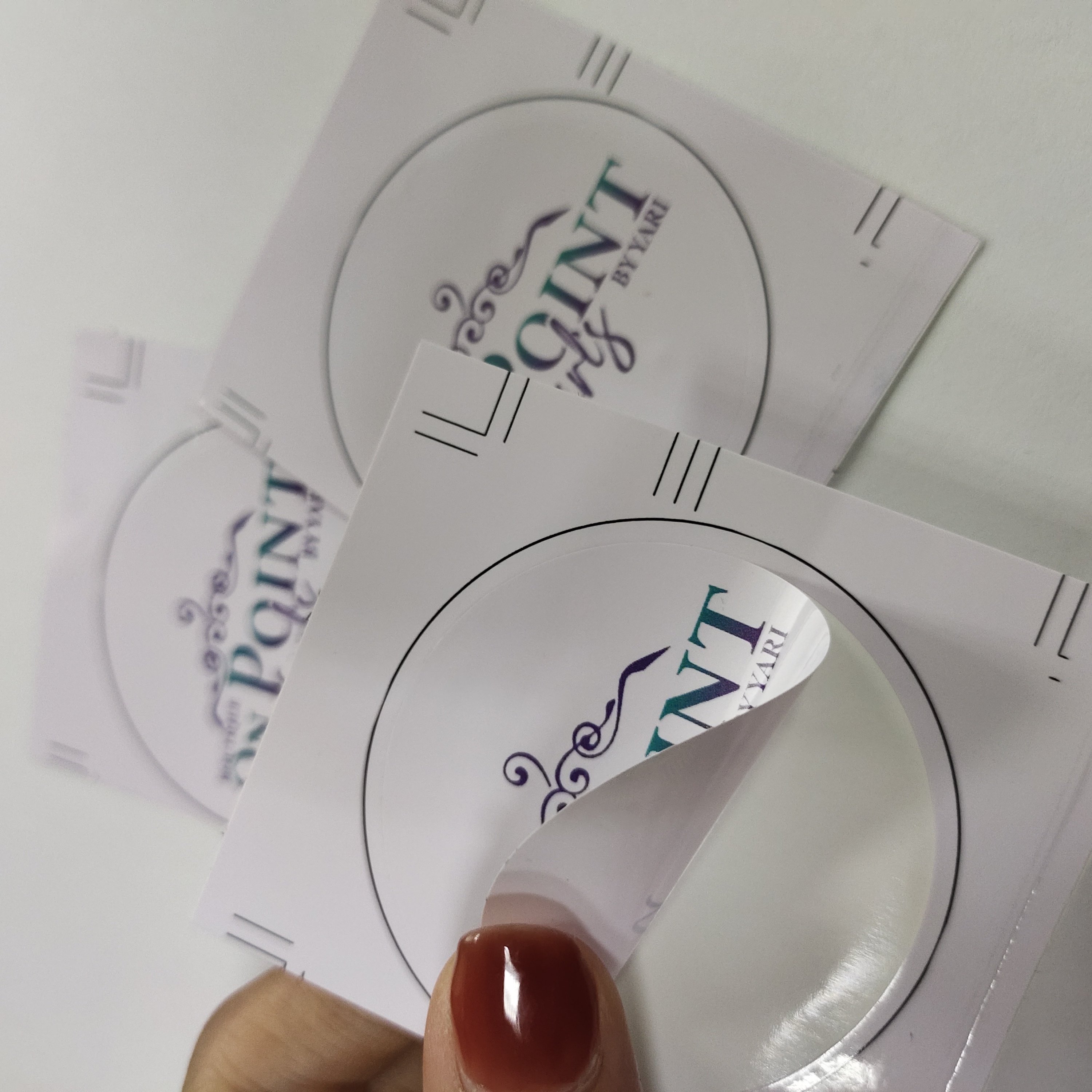 Waterproof High Adhesive Vinyl Pp Paper Packaging Labels Gold Holographic Custom Stickers For Printing Roll Label Stickers