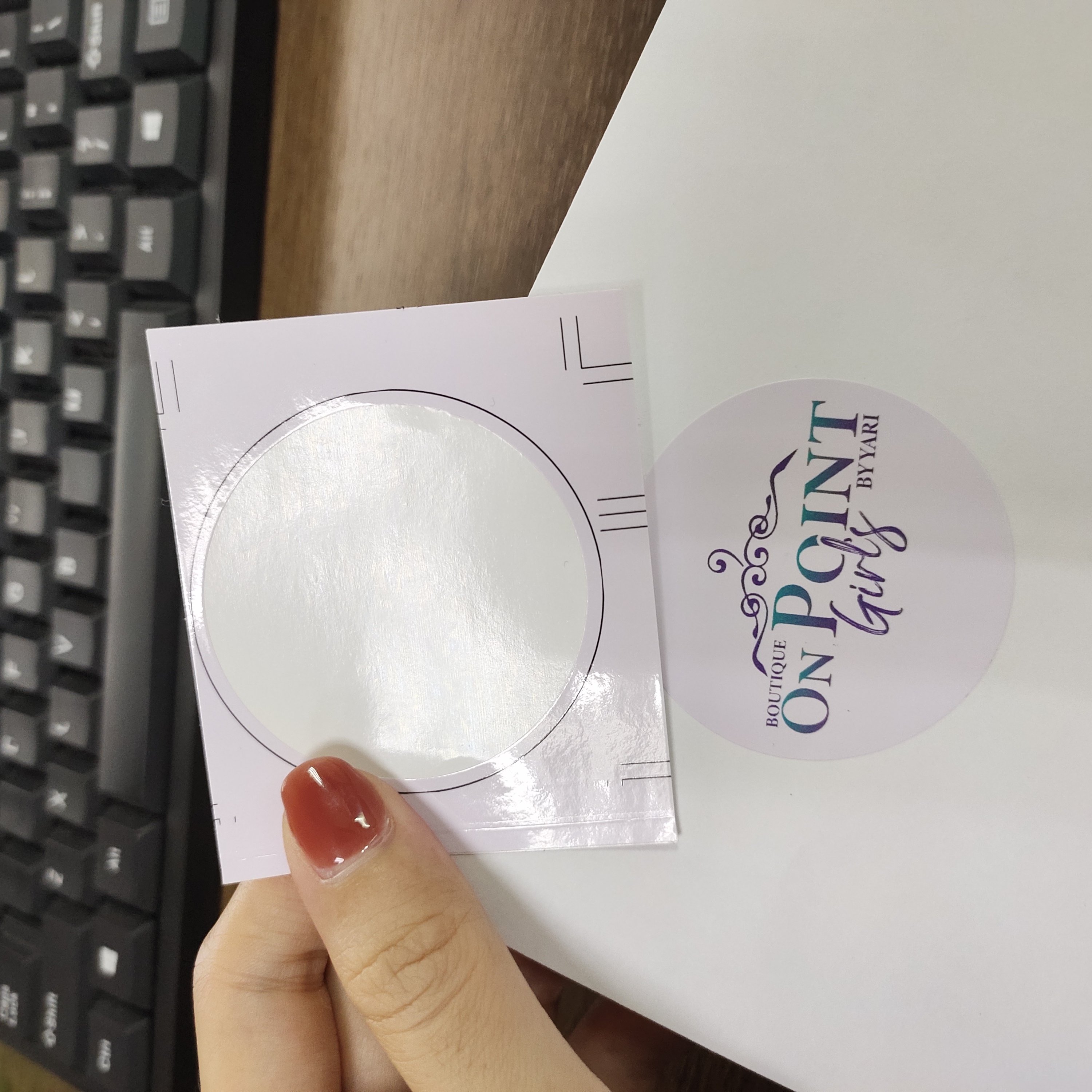 Waterproof High Adhesive Vinyl Pp Paper Packaging Labels Gold Holographic Custom Stickers For Printing Roll Label Stickers
