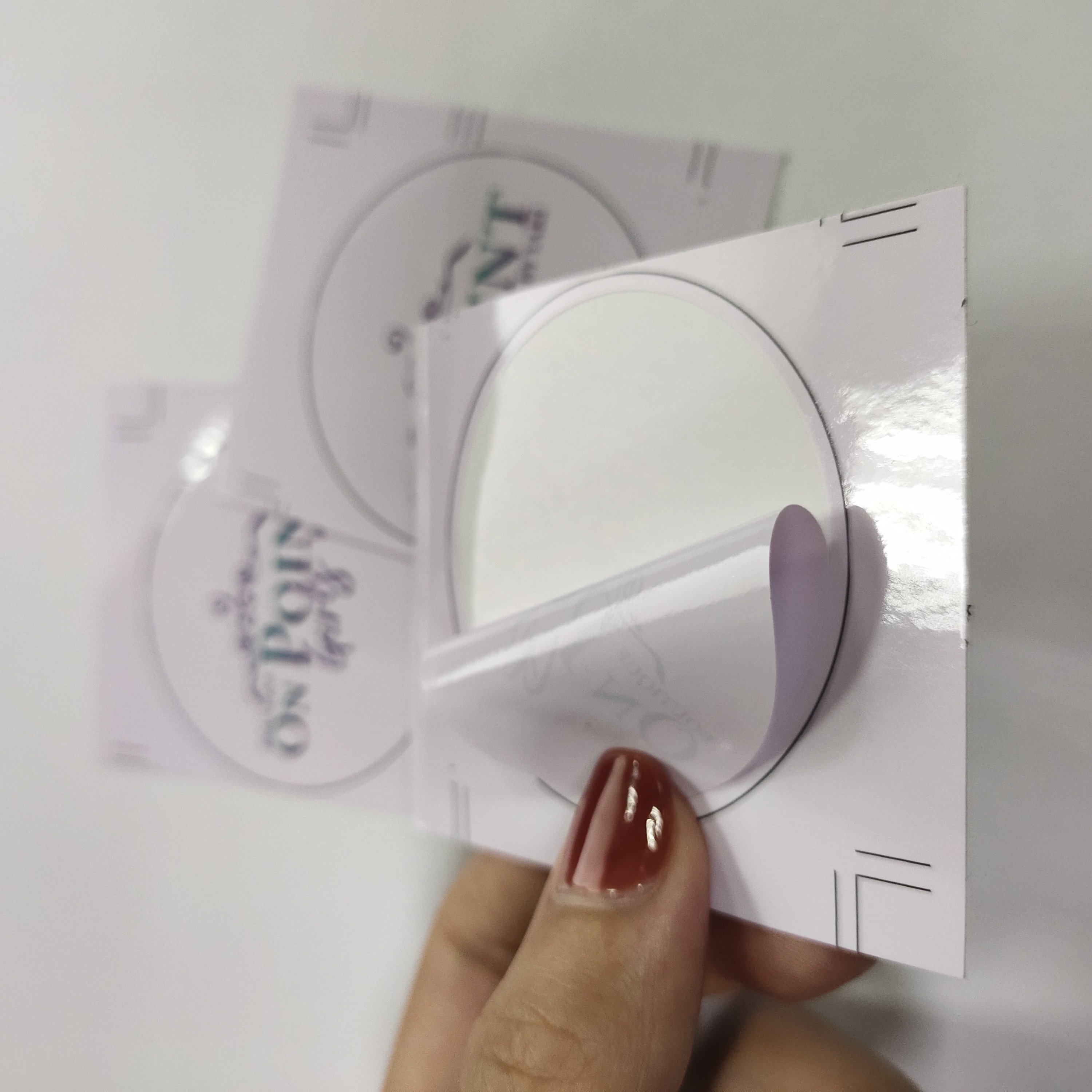 Waterproof High Adhesive Vinyl Pp Paper Packaging Labels Gold Holographic Custom Stickers For Printing Roll Label Stickers