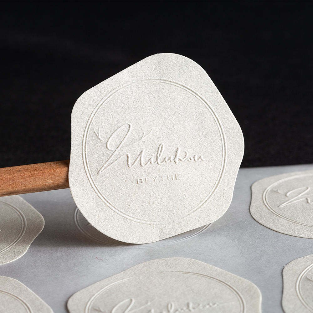 Custom High Quality Luxury Sticker Logo Wholesale Label Sticker Embossed Sticker For Candle Jar Perfume Packaging
