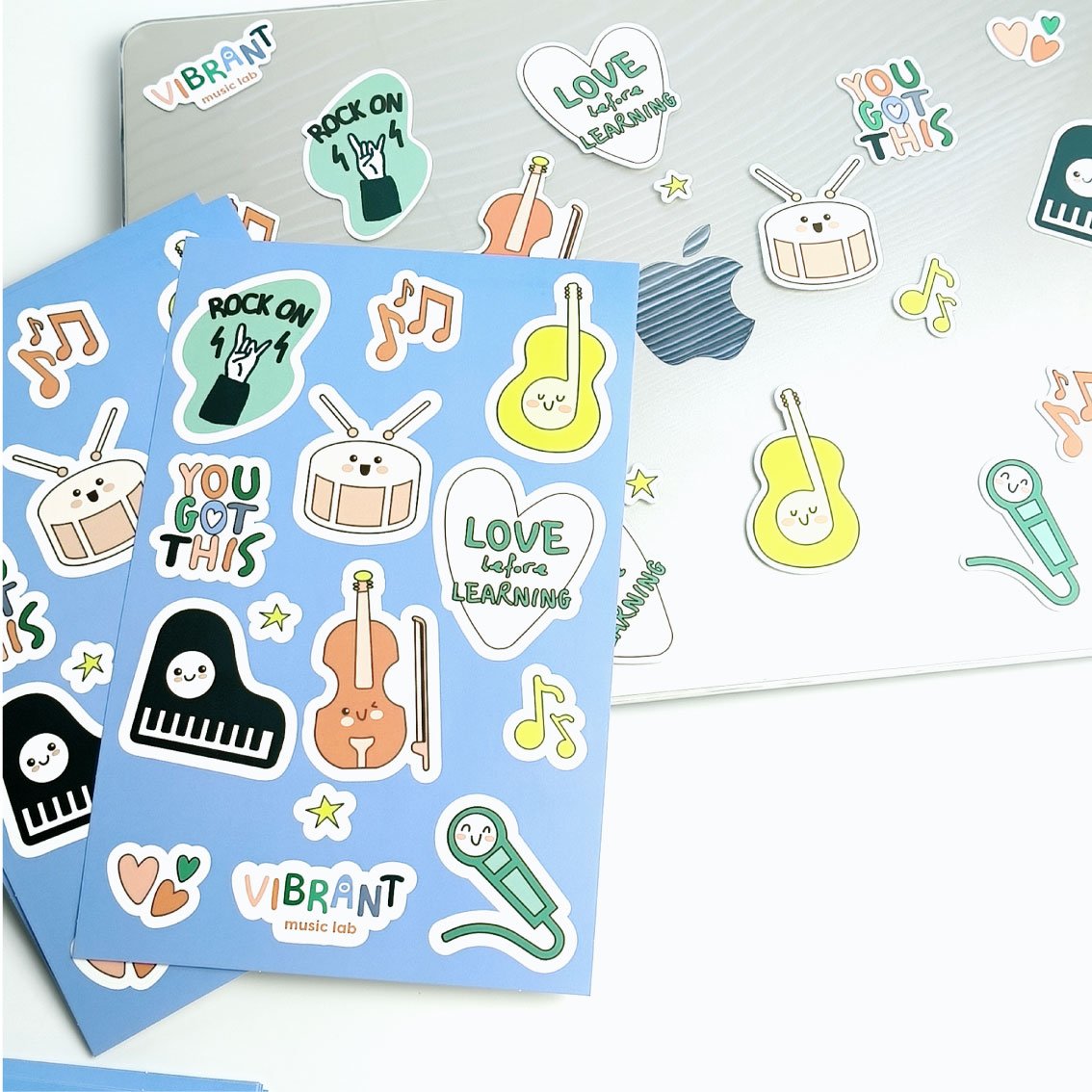 High quality custom logo kiss cut stickers printing adhesive waterproof vinyl die cut sticker sheets