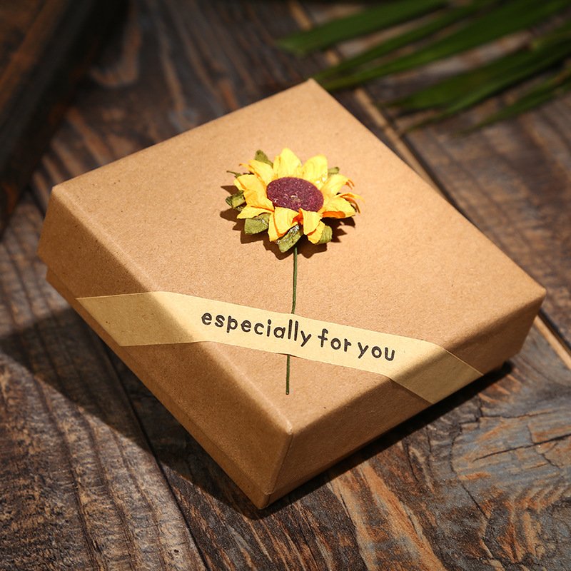 Handmade small gift set box in stock, kraft paper sunflower sticker ring necklace, bracelet jewelry box, 2024 new model