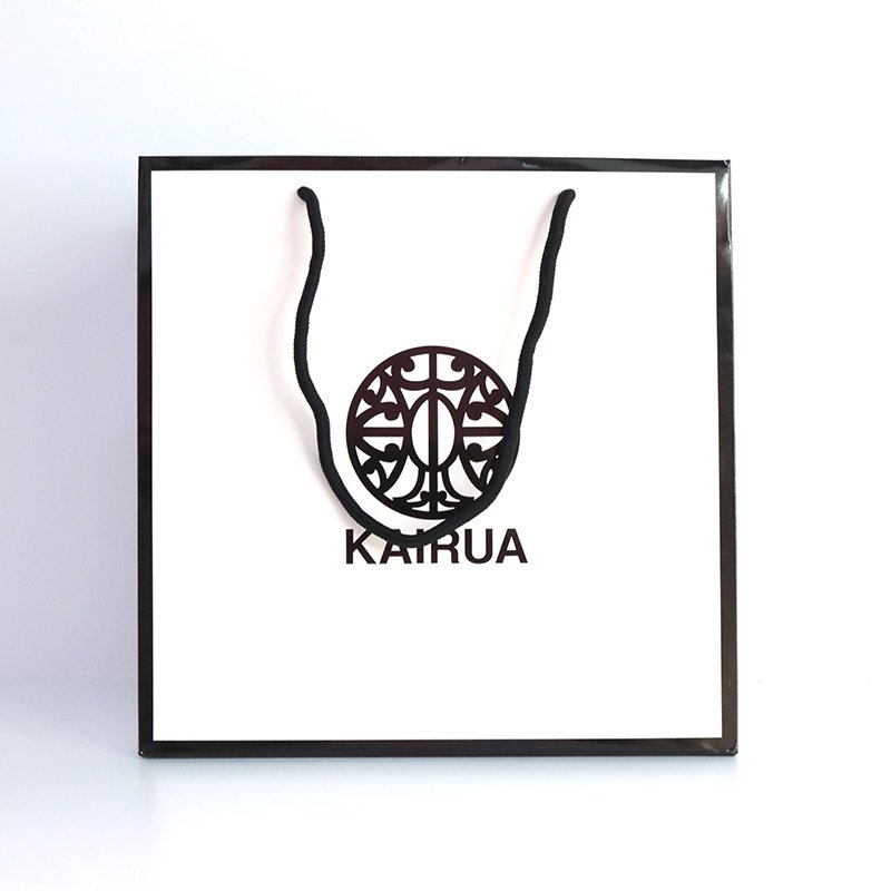 Custom Printed Pretty 250gsm Black Mixed Gold Color Coated Paper Gift Bag for Shopping