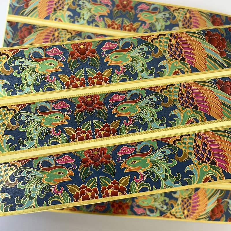 Wholesale Custom Luxury Vivid Bird Image Skincare Sets Private Sticker Waterproof Perfume Gloss Bottle Sticker Label Custom
