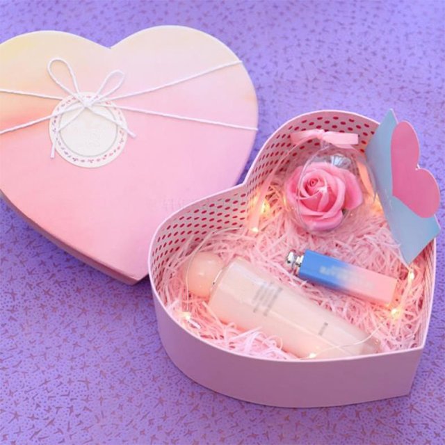 Heart Shaped Gift Flower Box For Birthday Anniversary Mother's Day And Valentines Day