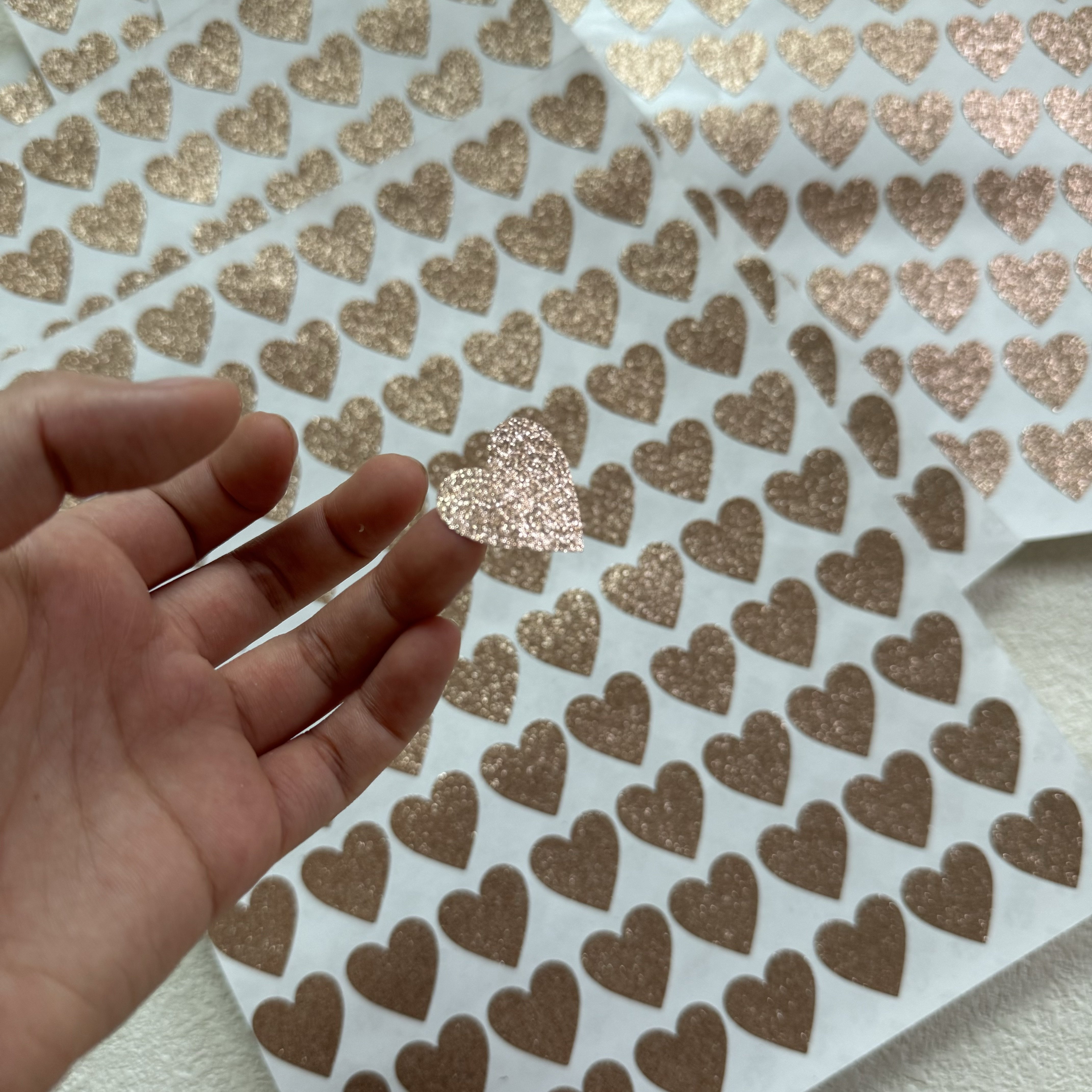 Personalized product private custom round stickers paper vinyl adhesive waterproof sticker label printing logo sticker