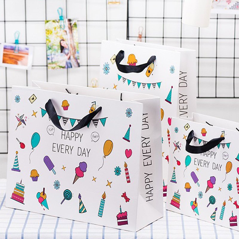 Factory Custom Gift Bag Luxury Retail Shopping Paper Bag Handle Bulk Small Shopping Bag with handles for clothing