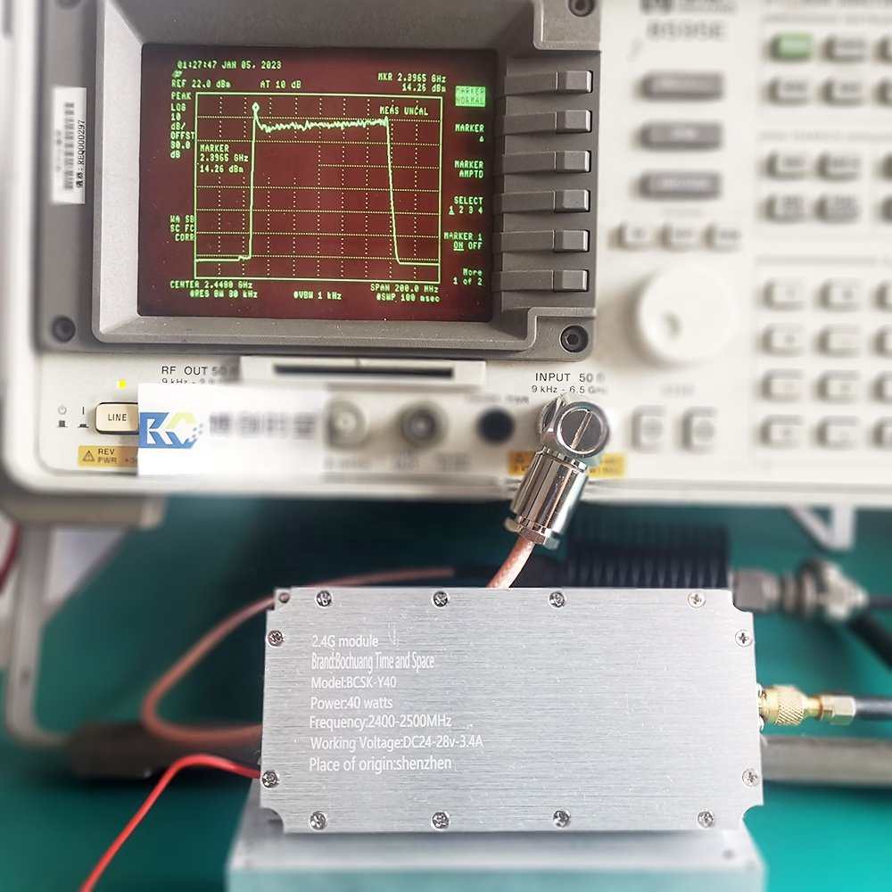 2.4G RF module wireless data transmitter and receiver with a maximum power output of 10-100W can be used for drone isolation