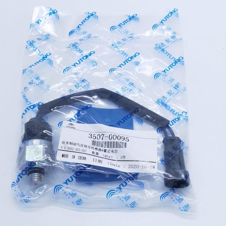 High quality Yutong Higer bus parking lamp handbrake signal switch 3507-00095.