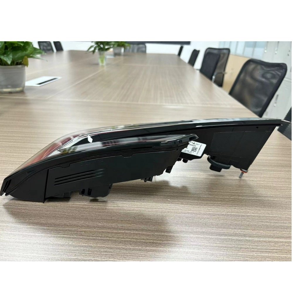 Auto Parts Auto Lighting System Rear Car Led Tail Lamp Oem 1691500-00-f For Tesla Model 3