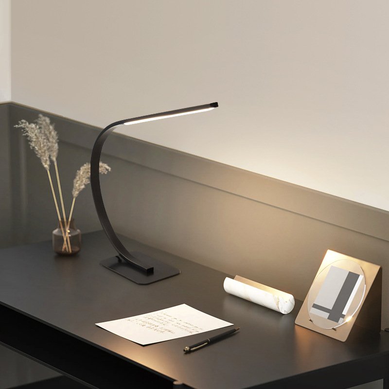 Factory New Style Aluminum Steel Modern Dimmable Led Table Lamp