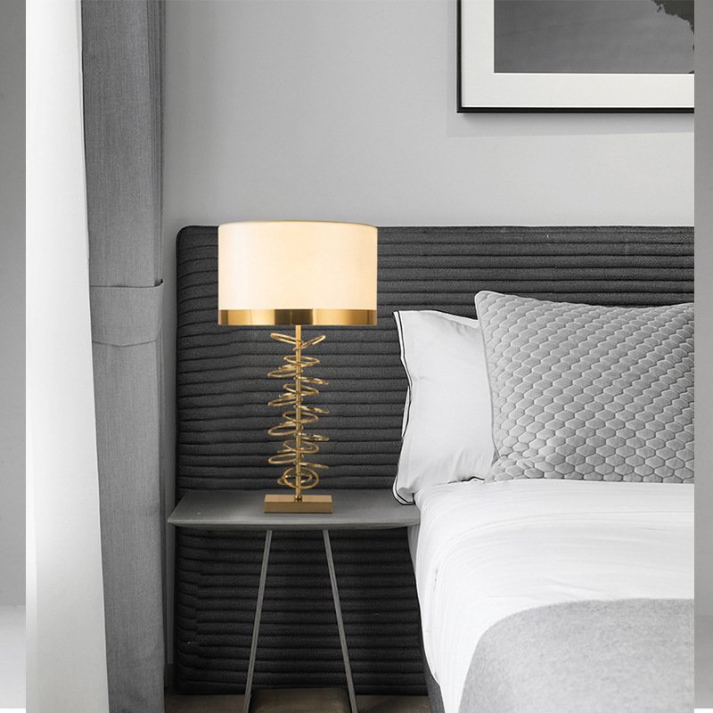 Factory Price Metal Bedroom Living Room Designer Desk Standing Lamp Hotel Home Restaurant Modern Bedside Decorative Table Lamps
