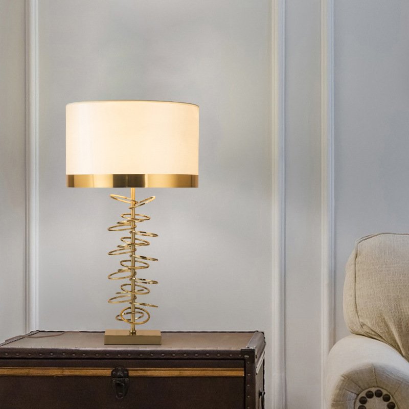 Factory Price Metal Bedroom Living Room Designer Desk Standing Lamp Hotel Home Restaurant Modern Bedside Decorative Table Lamps