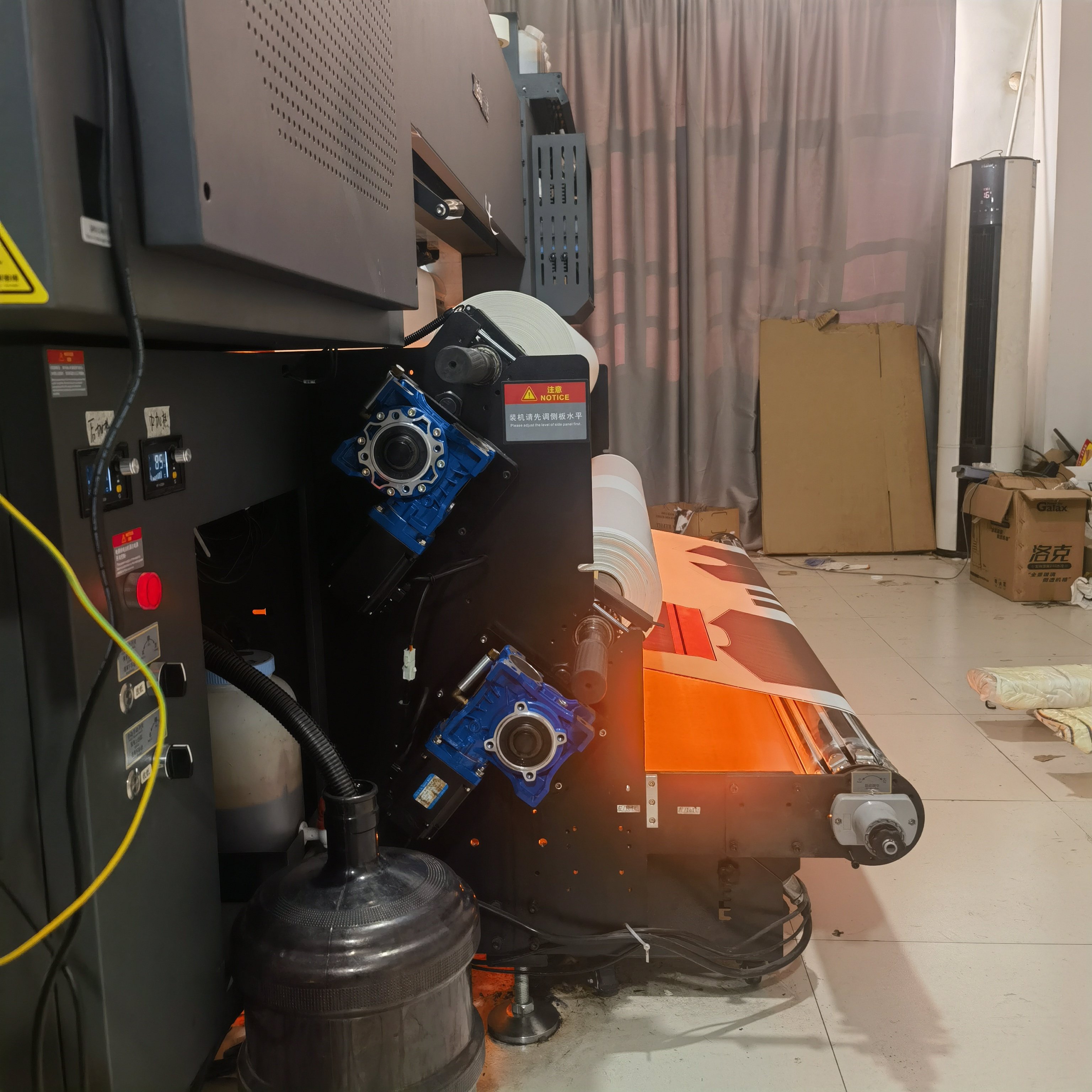 Inkjet printer, high-speed sublimation printer with a printing width of 1.9m and 8 Epson 3200 print heads
