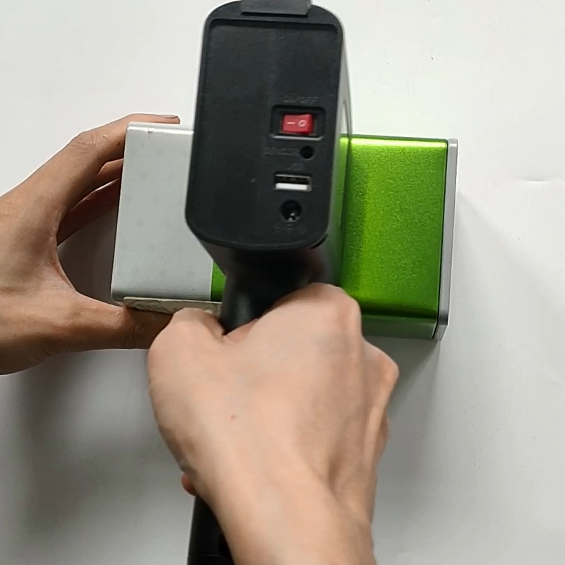 New arrival popular handheld printer gun multilingual QR code production date coding machine for bottle glass textile bag