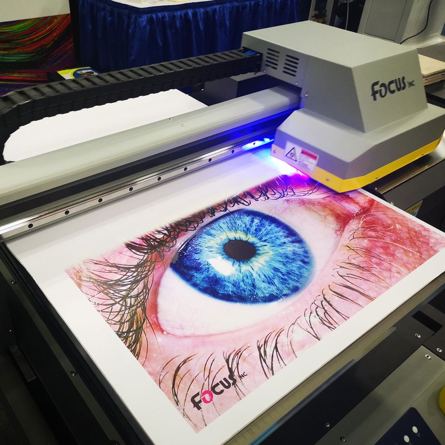 6090 large format 8 color 3D metallic photo bottle label metallic glass phonecases digital flatbed A1 uv printer