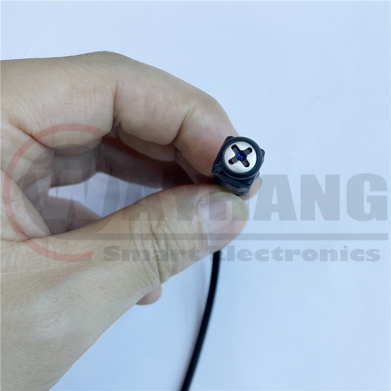 CCTV HD AHD 2MP 1080P MIC Screw Lens 3.7mm Mini Camera