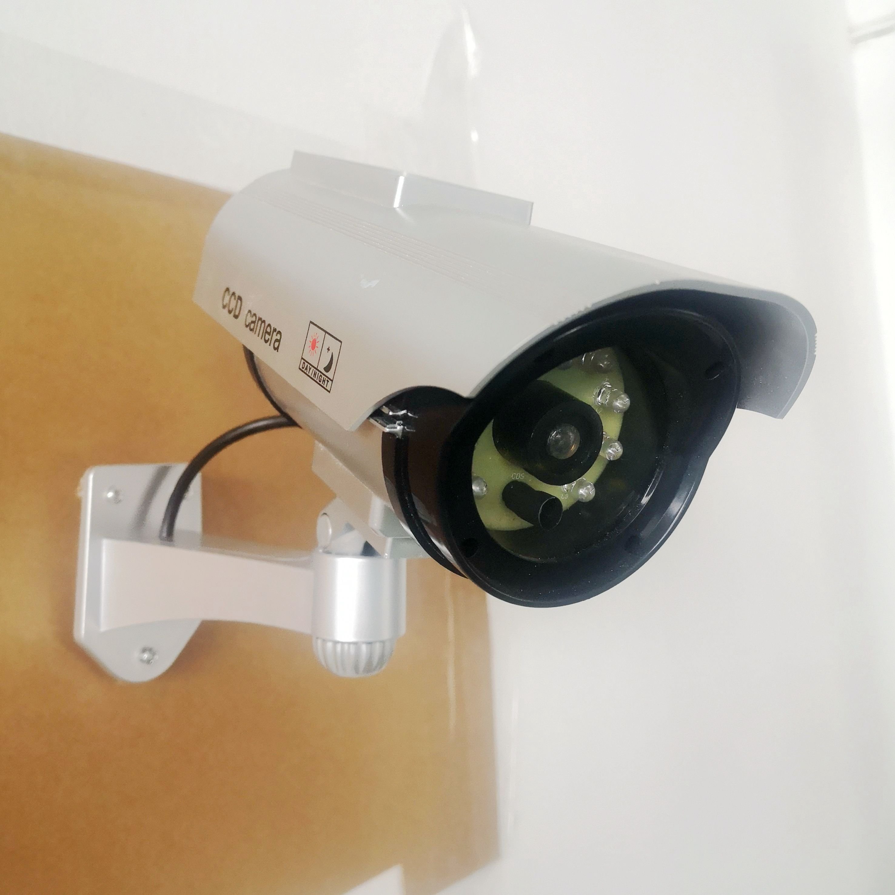 Fake Solar Infrared Security Camera Dummy Camera With Motion Sensor for Home Security