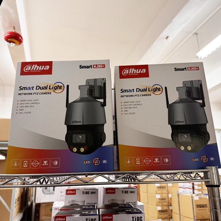 Dahua SD3C405DB-GNY-AW-PV 4MP 2.7 mm-13.5 mm Motorized zoom Lens SMD Smart Dual Light built-in MIC &SPK WizSense WiFi PTZ camera
