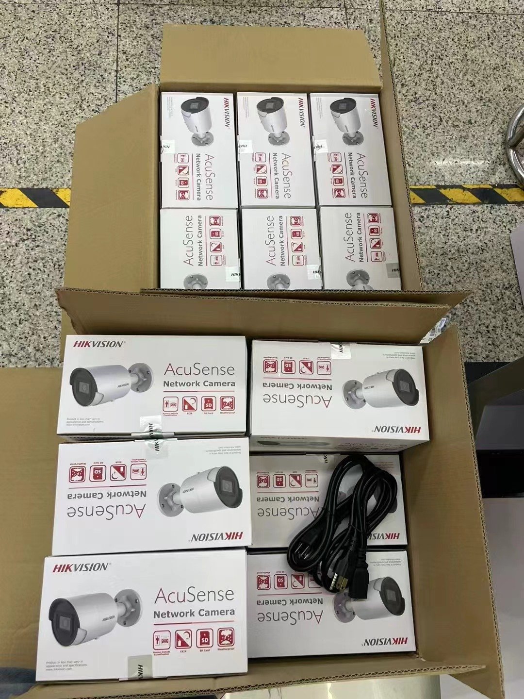 Original Hik DS-2CD2043G2-IU 4Mp Mic Network Camera New Arrival English Version with POE WDR Fixed Bullet Design