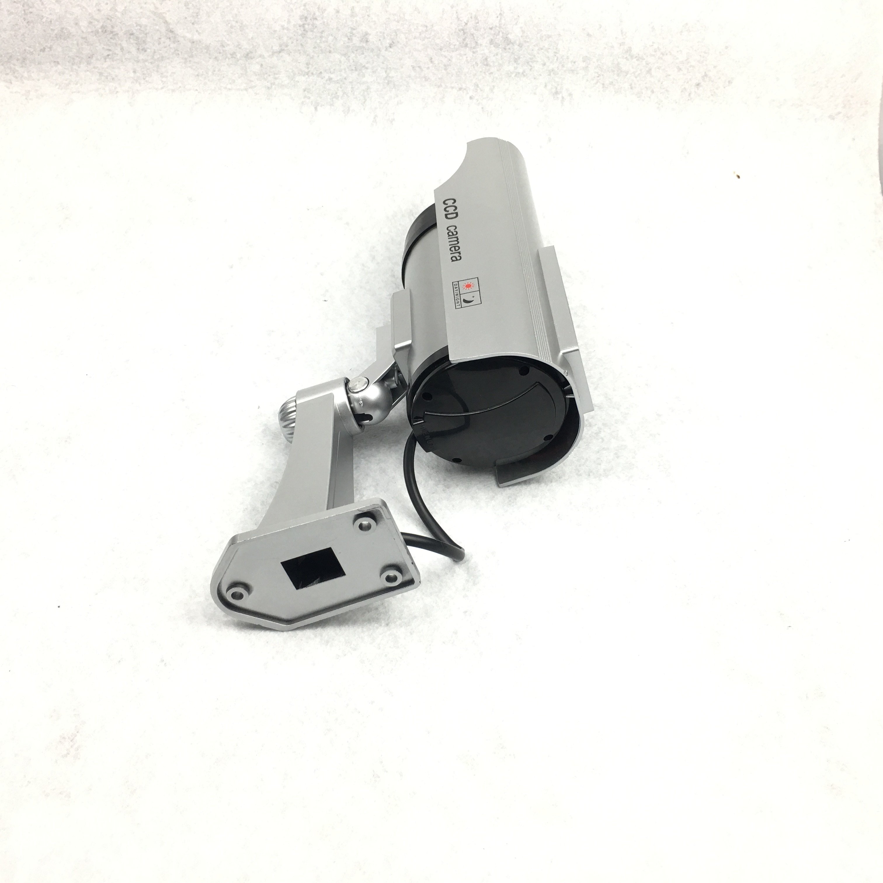 Factory Solar Powered Analog Simulated Surveillance Camera With Flash Red Light Motion Sensor Solar Dummy Camera