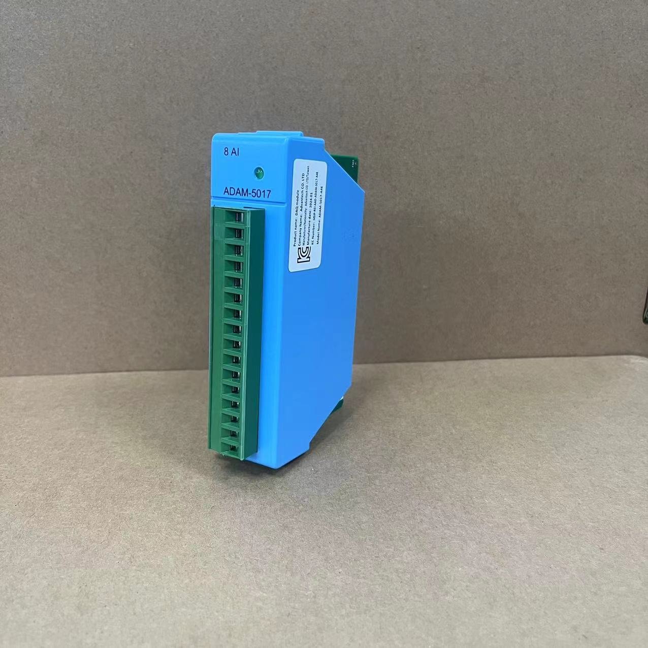 Advantech 8 universal analog input modules ADAM-5017-A4E