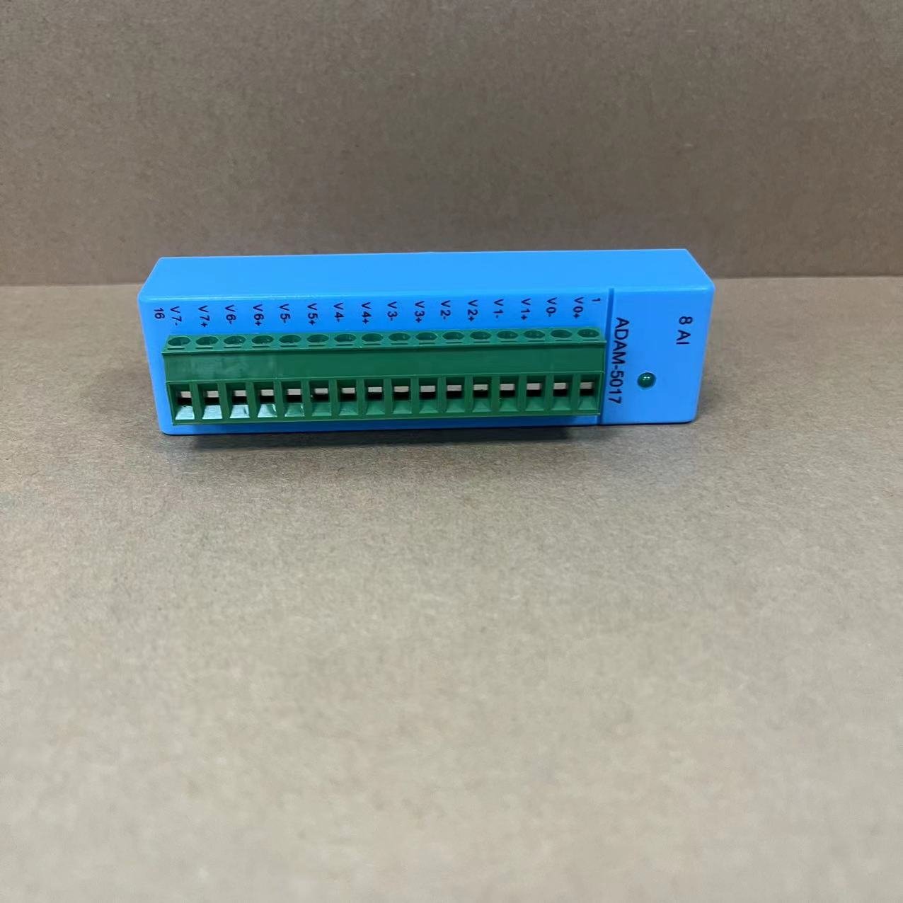 Advantech 8 universal analog input modules ADAM-5017-A4E