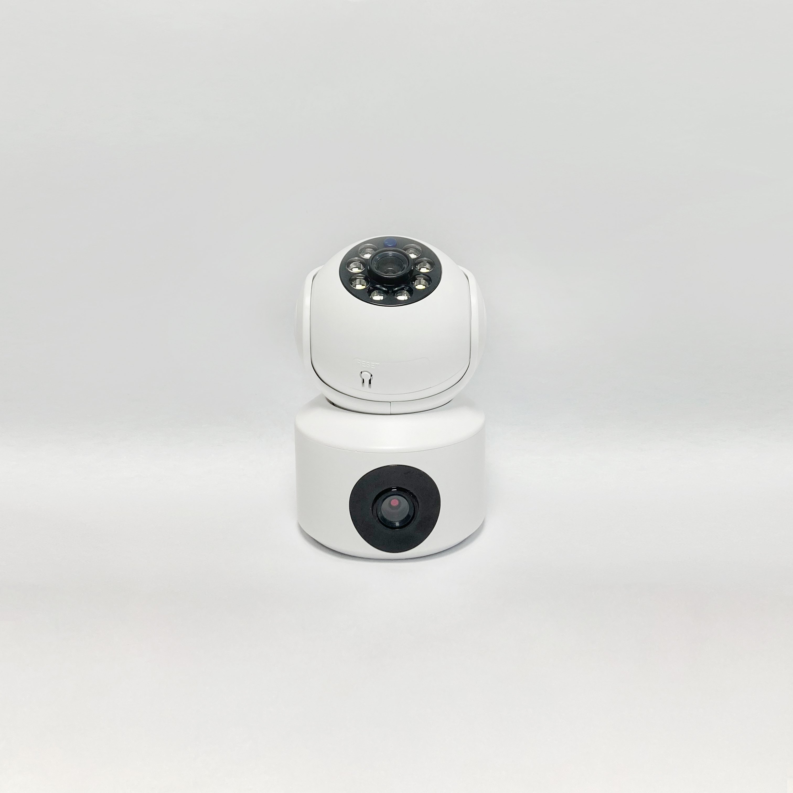 Popular wireless network camera light bulb WiFi Fisheye 360-degree mini camera home security WiFi panoramic camera light