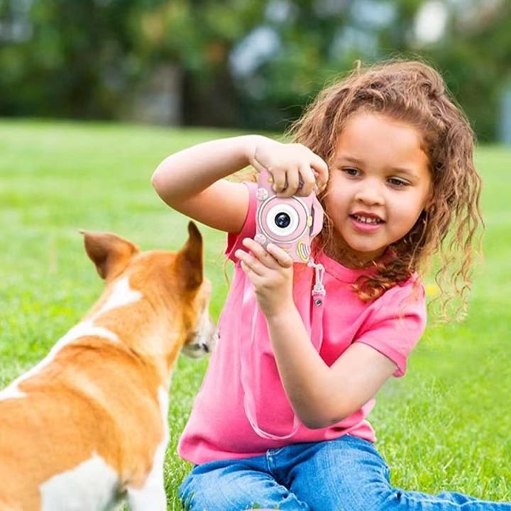 Yuniq High Quality Kids Underwater Camera Hd 1080P Wholesale Carton Dual-Camera Astronaut Kid Camera Photo And Video Digital Q10